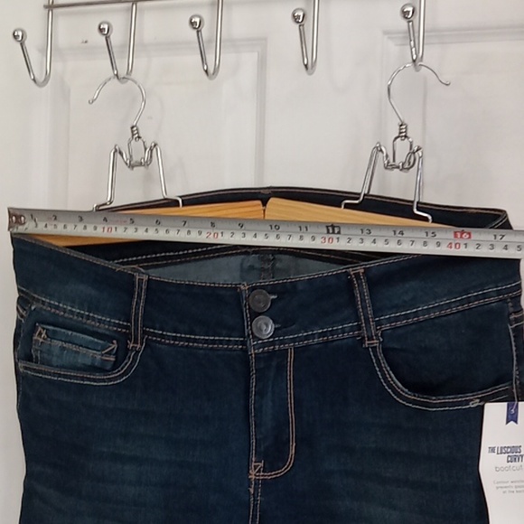New! WallFlower Blue Jeans Size 11 Short Bootcut Curvy Contour Waistband - Picture 9 of 16